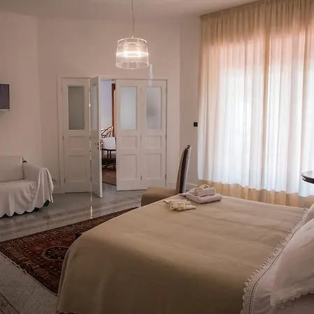 La Maison Doree Giardini Naxos Room photo